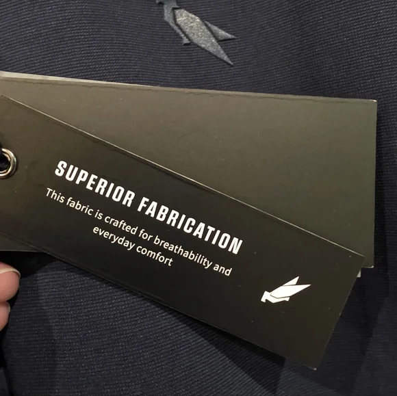 STONE FALCON Ink Blue/Sand V-neck Tee- Size LARGE - Picture 4 of 5